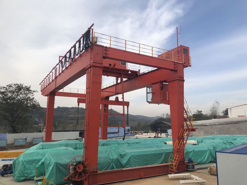 地鐵門(mén)式起重機(jī)的外觀(guān)需要采取哪些維護(hù)措施